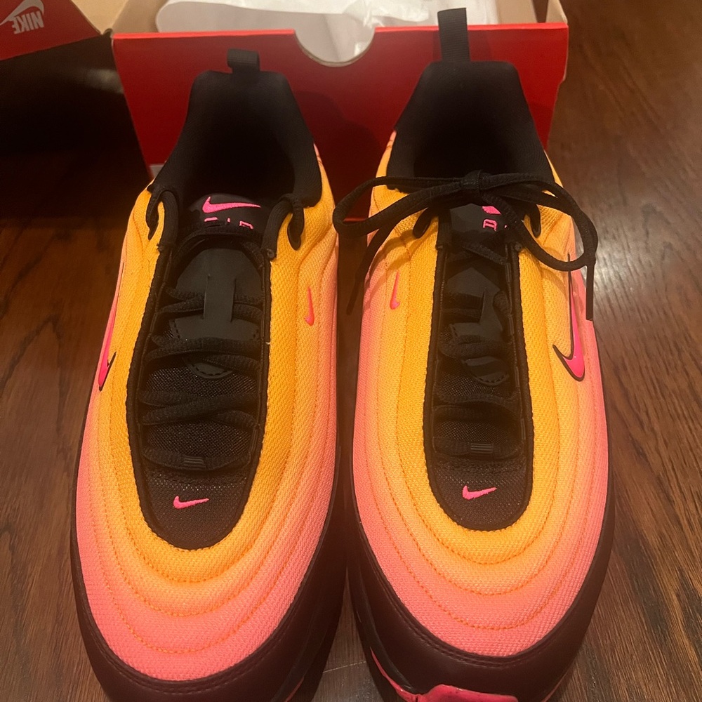 Nike Air Max Portal - Picture 2 of 5